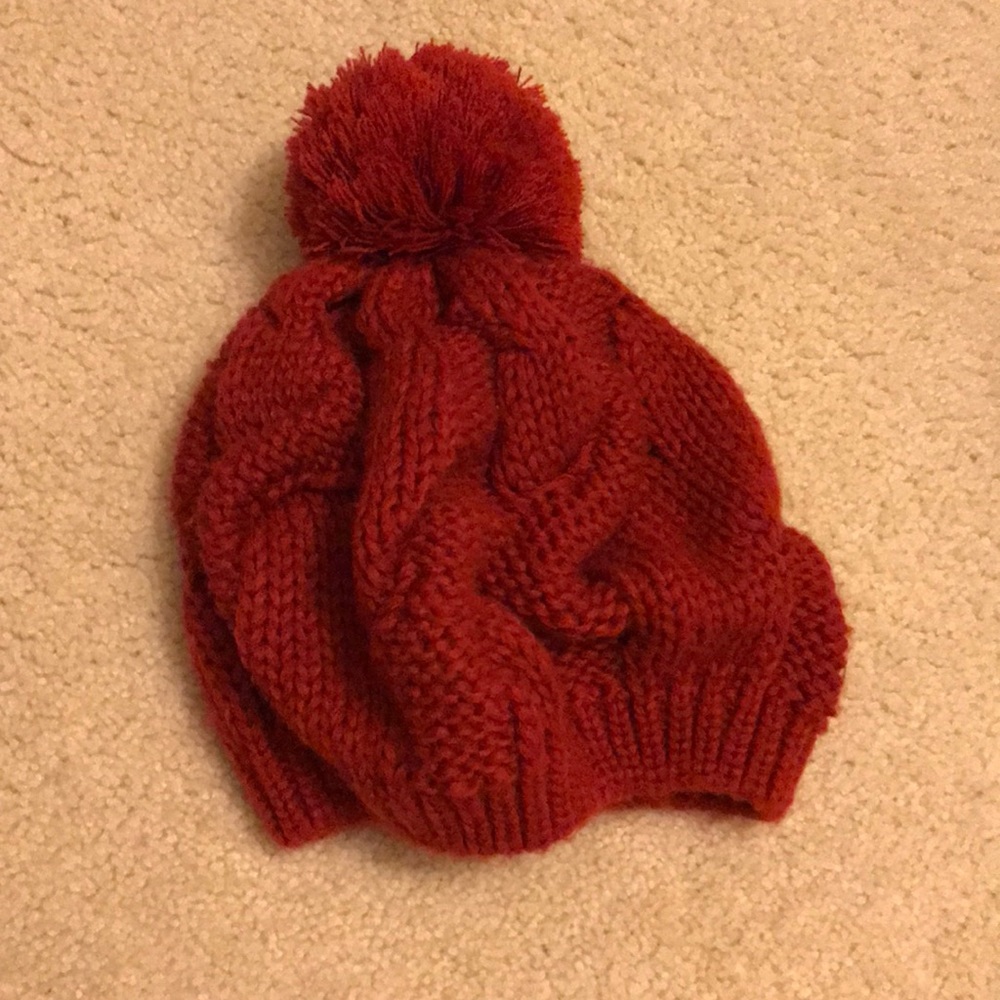 Red beanie - Picture 2 of 4